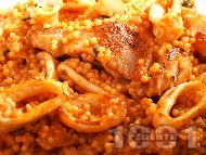 Рецепта Пиле с кус кус, калмари и доматен сос на котлон